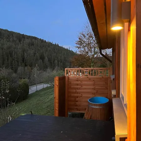 Haus Loewe - Komplettes Am Badesee * Erzgrube